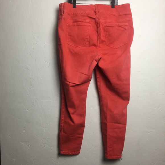 Torrid Stiletto Zip Cropped Jegging - Tomato Red - Picture 7 of 9